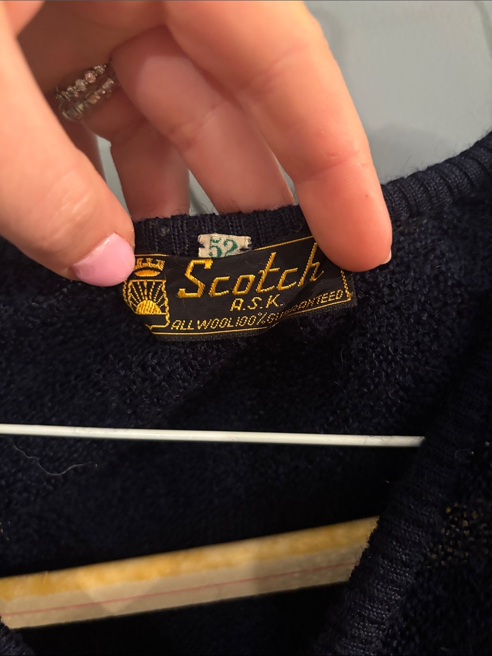 VINTAGE 70s Navy V-Neck Women’s Sweater - Picture 3 of 5